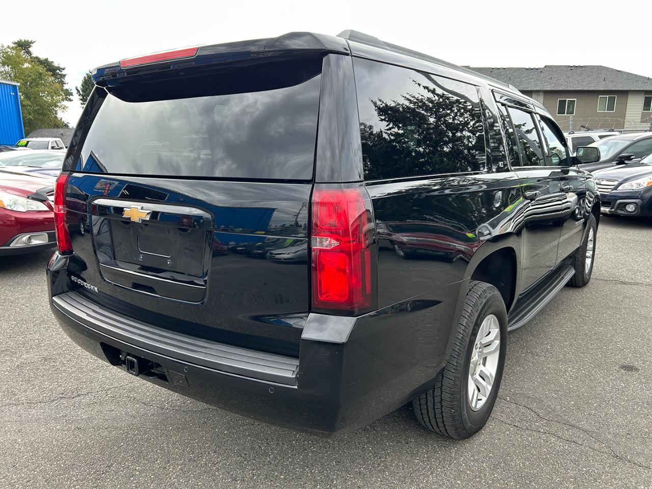Chevrolet Suburban 4WD 4dr 1500 LT 2018