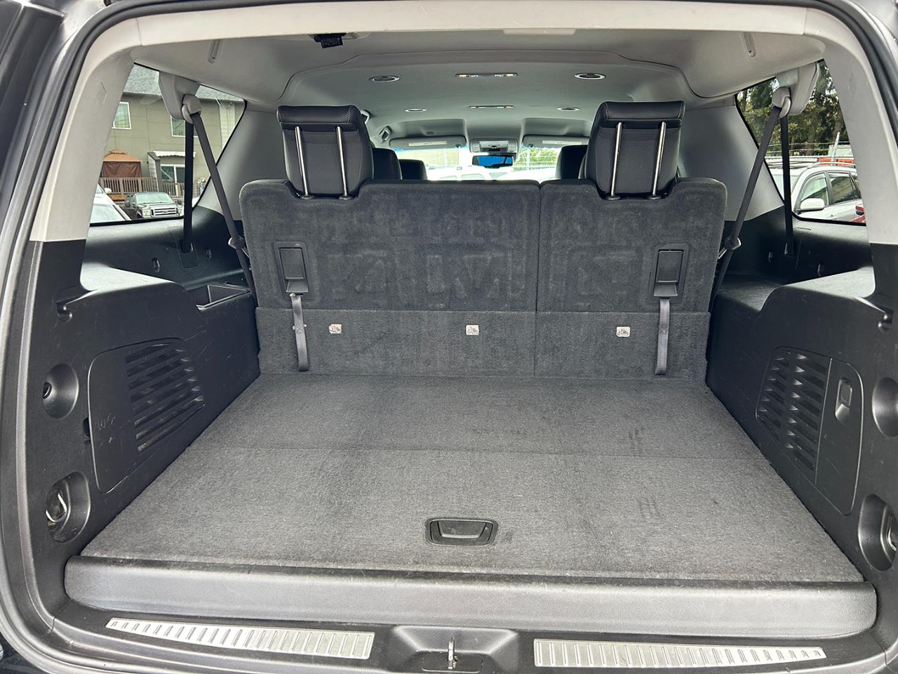 Chevrolet Suburban 4WD 4dr 1500 LT 2018