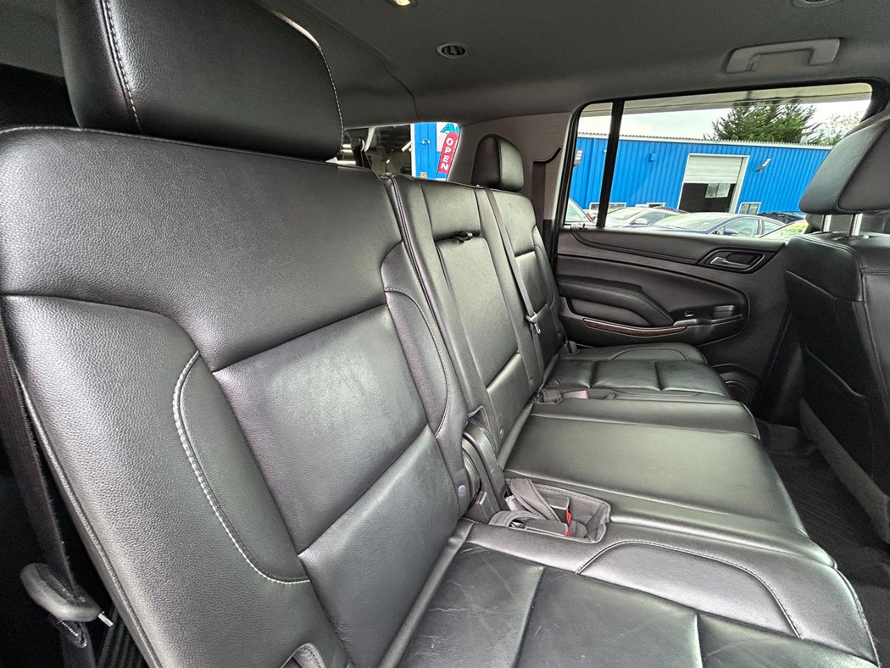 Chevrolet Suburban 4WD 4dr 1500 LT 2018