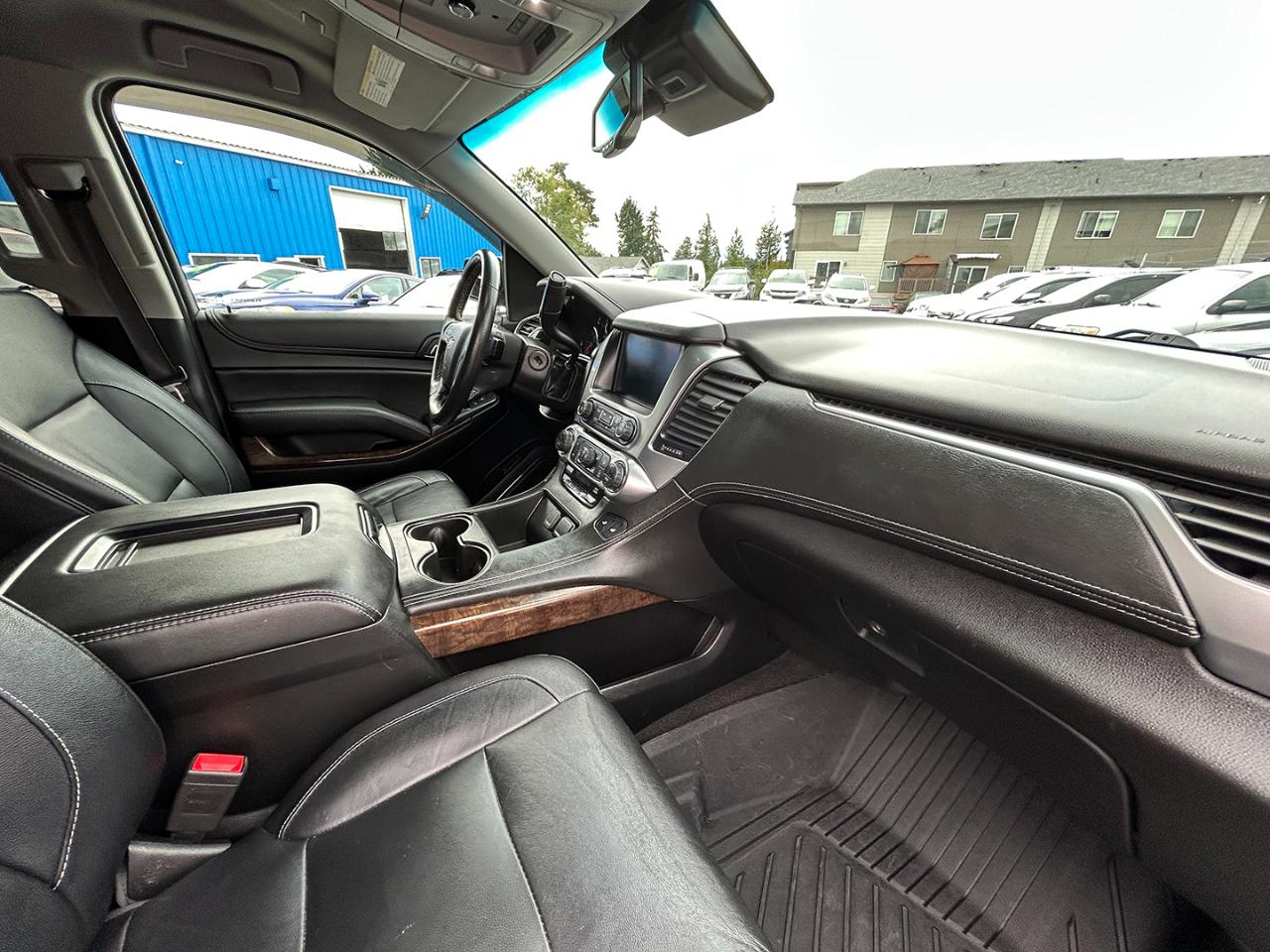 Chevrolet Suburban 4WD 4dr 1500 LT 2018