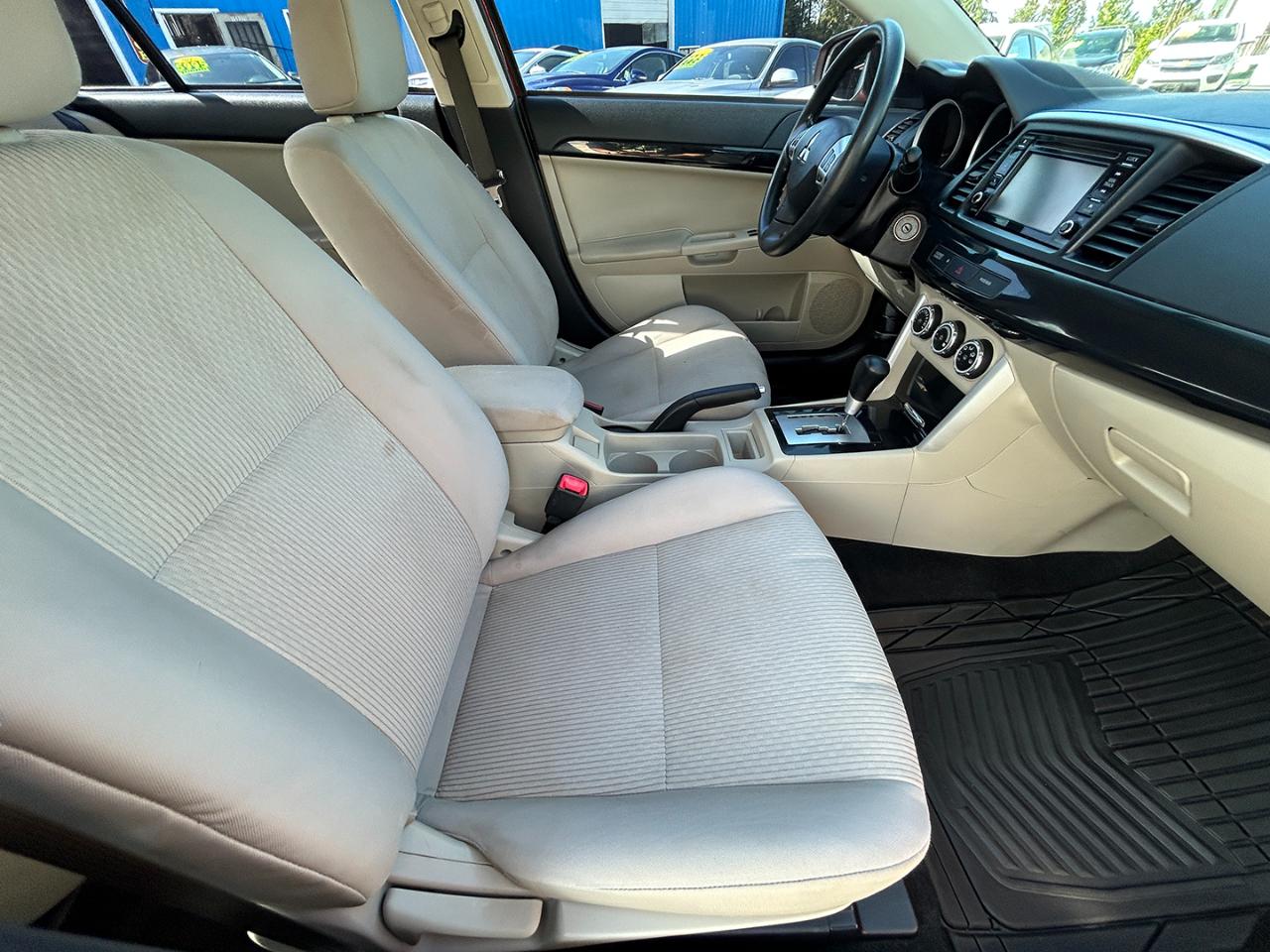 Mitsubishi Lancer ES 2.0 FWD CVT 2017