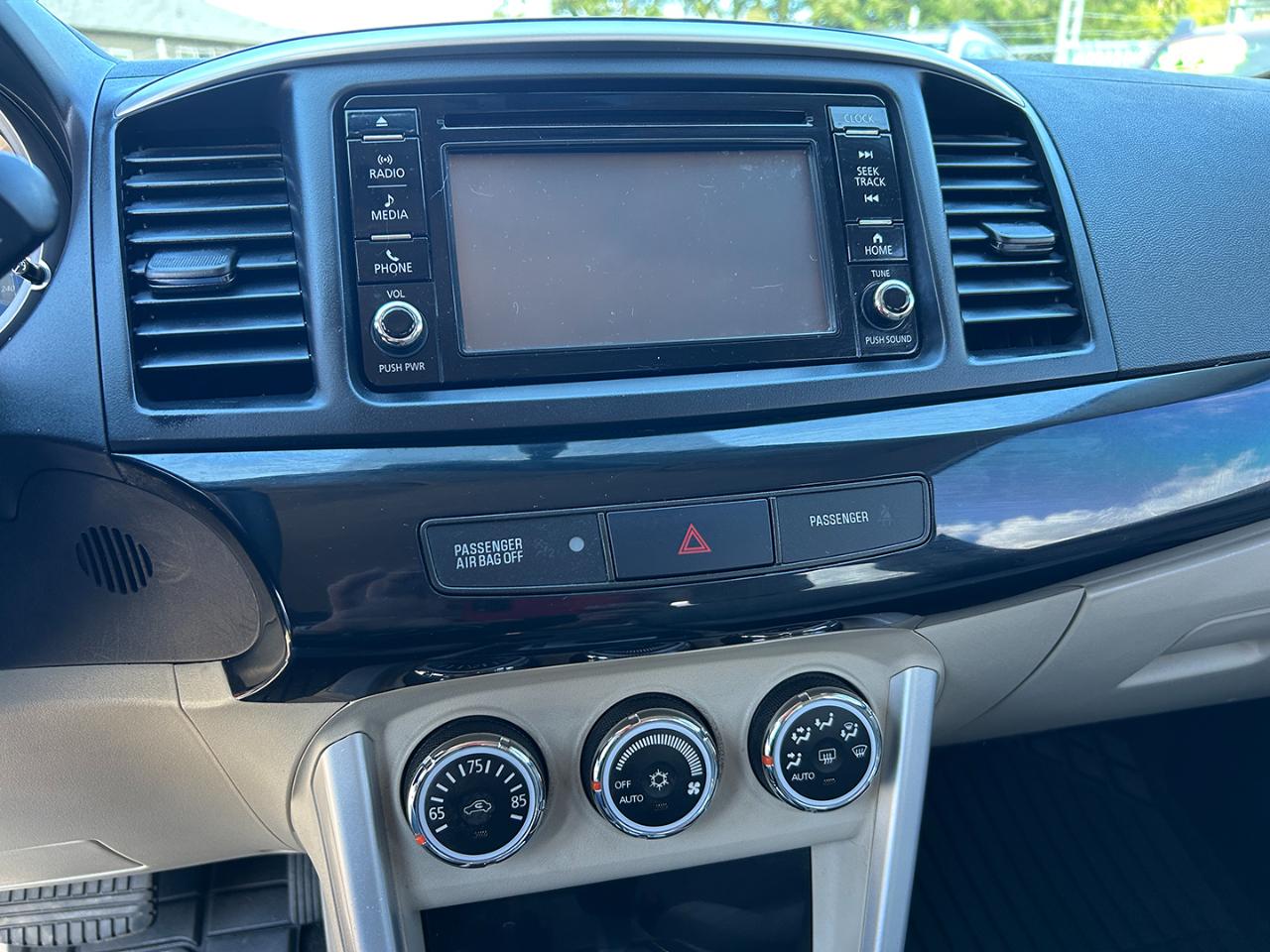 Mitsubishi Lancer ES 2.0 FWD CVT 2017