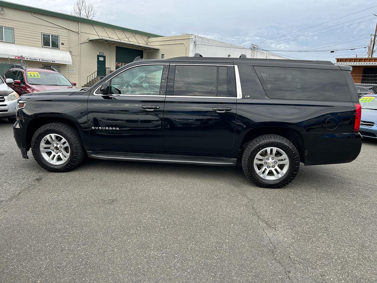 Chevrolet Suburban 4WD 4dr LS 2015