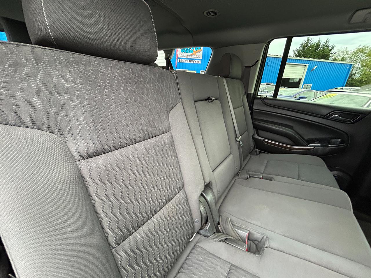Chevrolet Suburban 4WD 4dr LS 2015