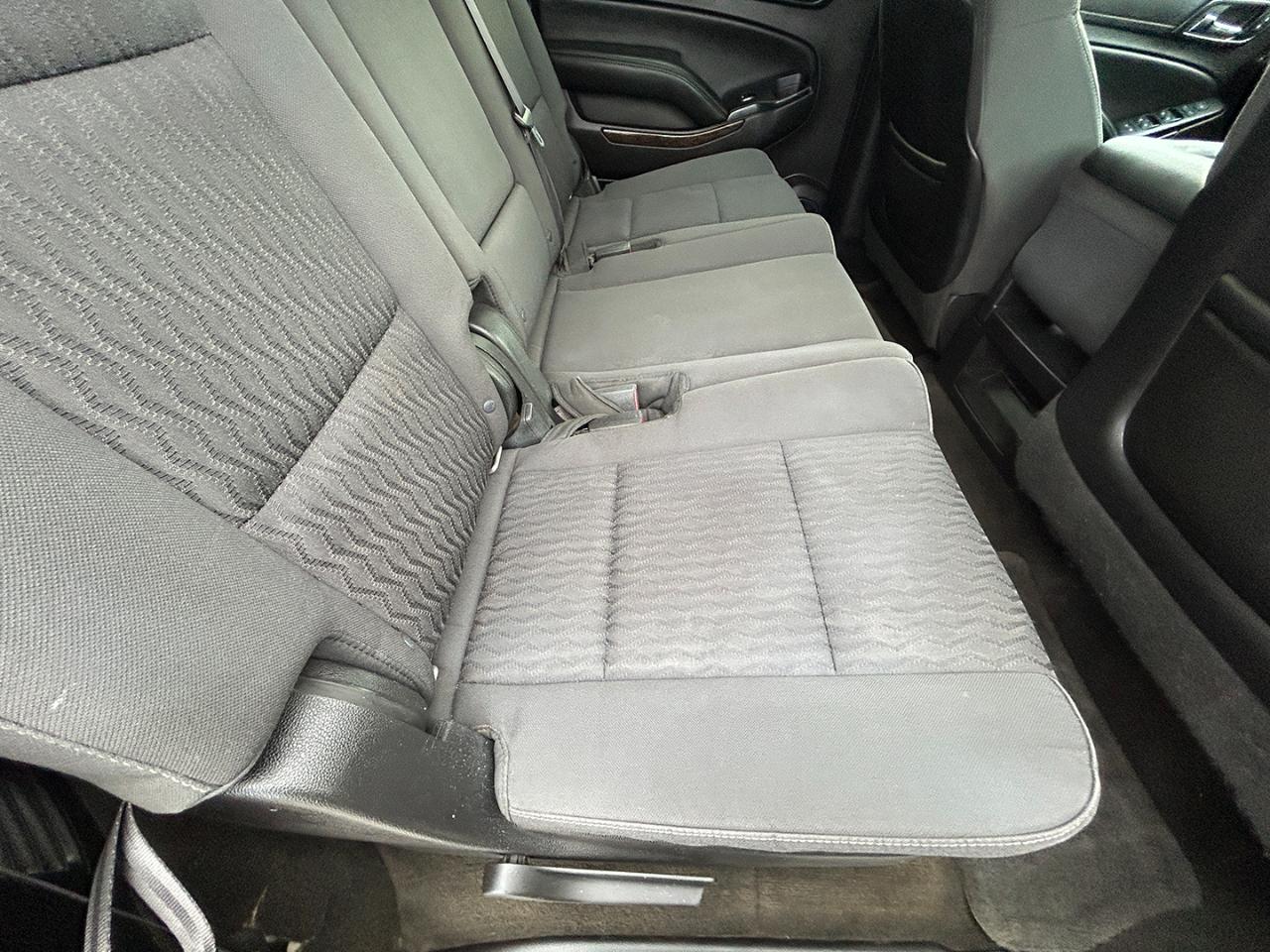 Chevrolet Suburban 4WD 4dr LS 2015