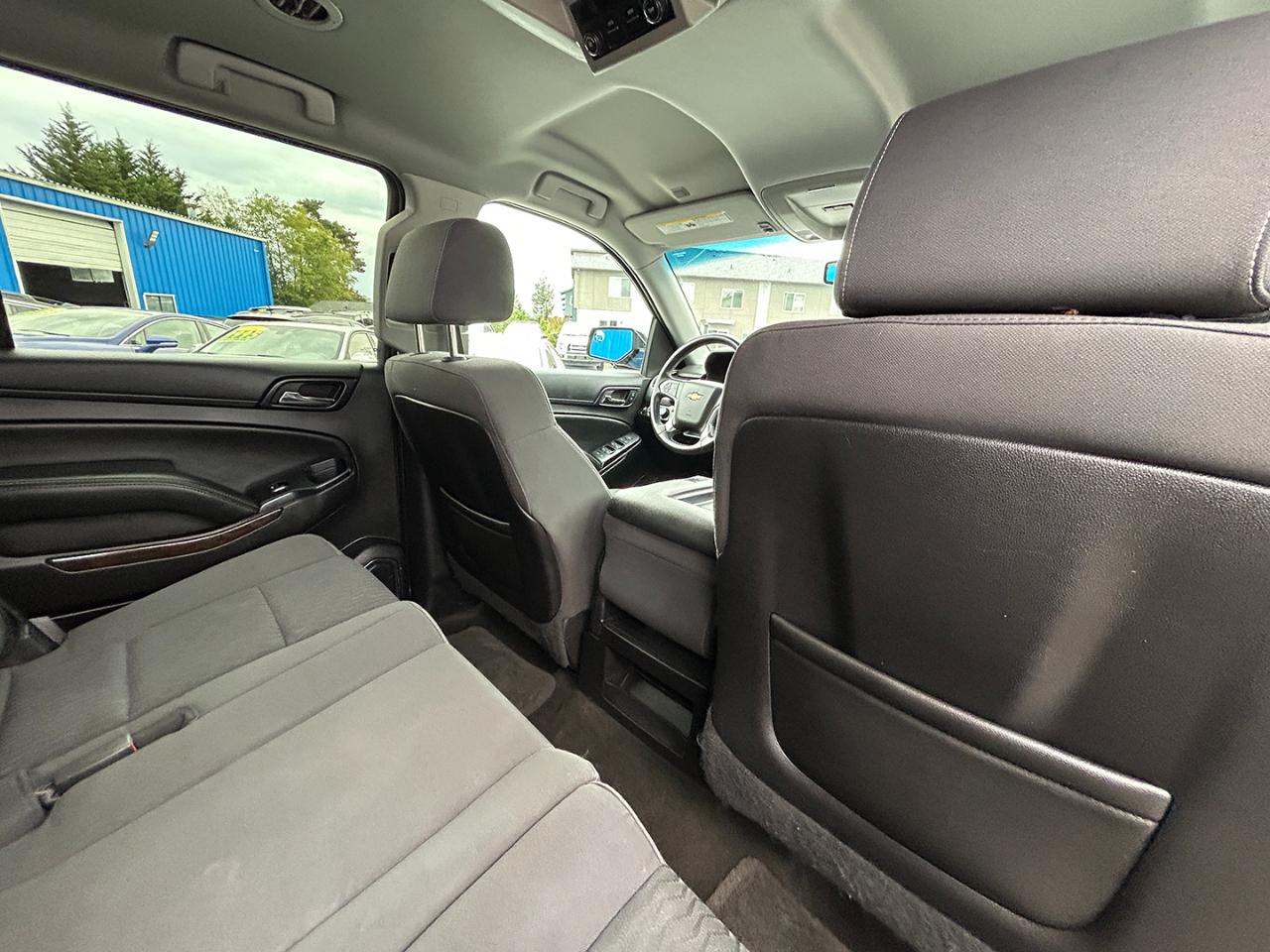 Chevrolet Suburban 4WD 4dr LS 2015