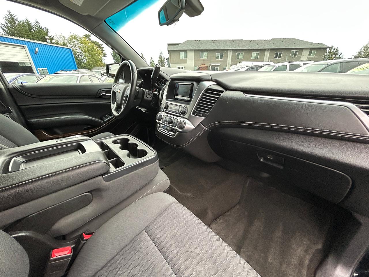 Chevrolet Suburban 4WD 4dr LS 2015