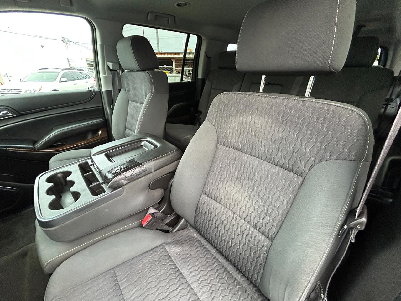 Chevrolet Suburban 4WD 4dr LS 2015