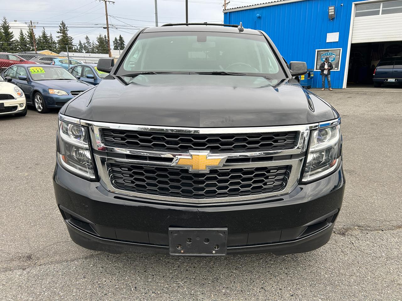 Chevrolet Suburban 4WD 4dr LS 2015