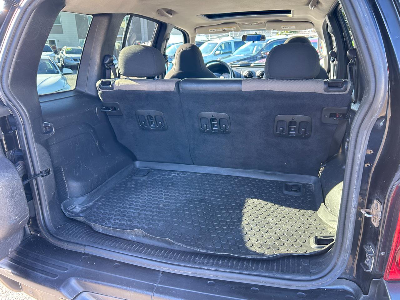 Jeep Liberty Columbia Edition 4WD 2004