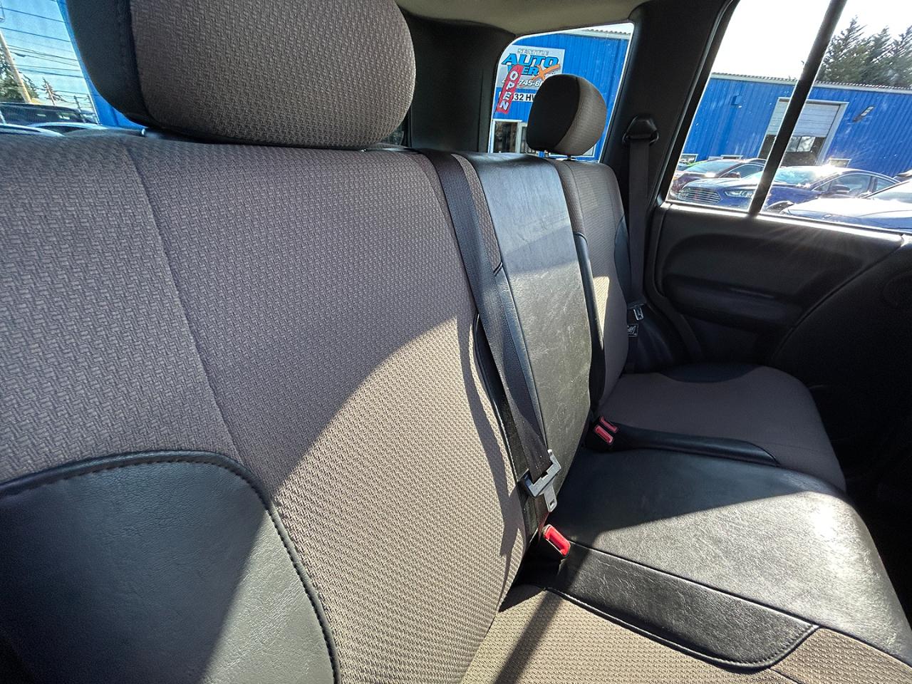Jeep Liberty Columbia Edition 4WD 2004