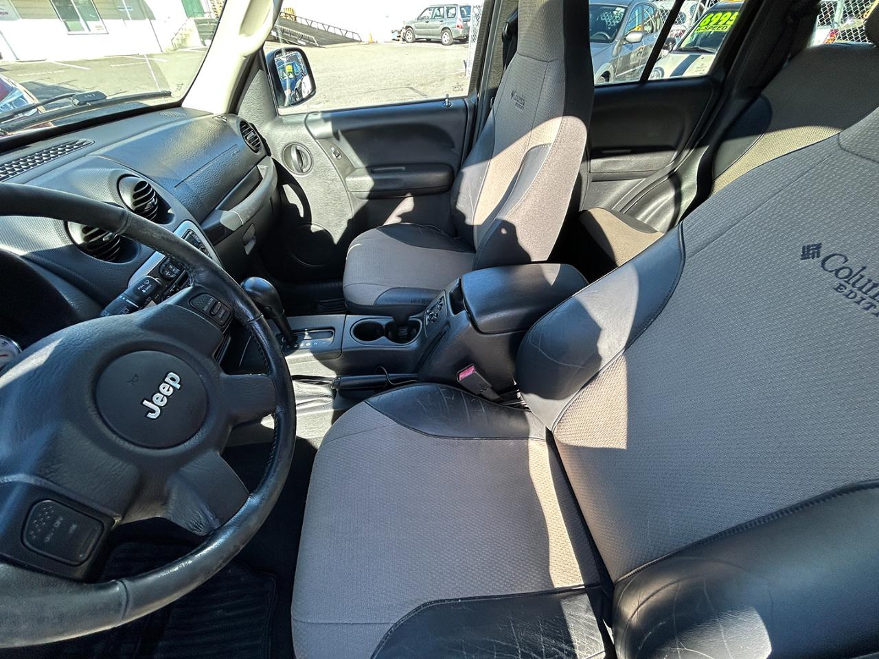 Jeep Liberty Columbia Edition 4WD 2004