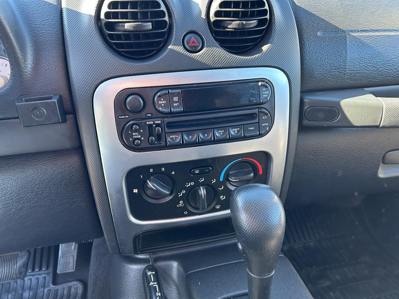 Jeep Liberty Columbia Edition 4WD 2004
