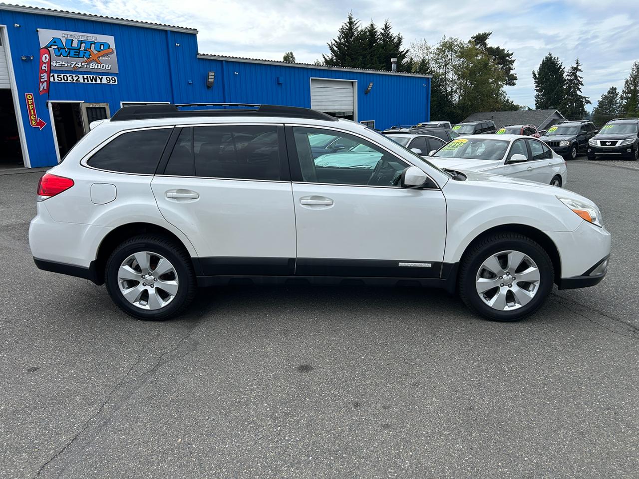 Subaru Outback 4dr Wgn H4 Auto 2.5i Limited Pwr Moon 2011