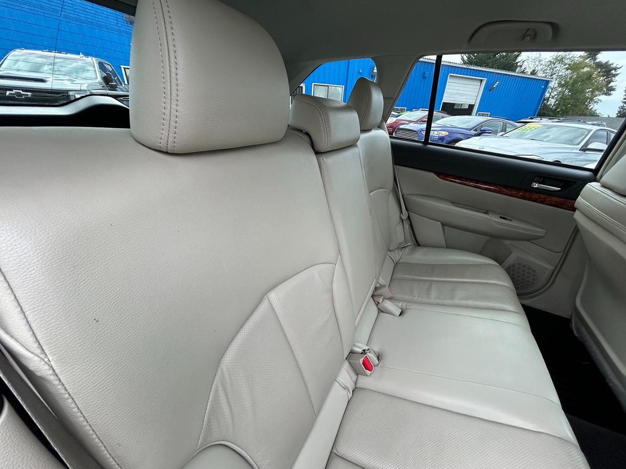 Subaru Outback 4dr Wgn H4 Auto 2.5i Limited Pwr Moon 2011