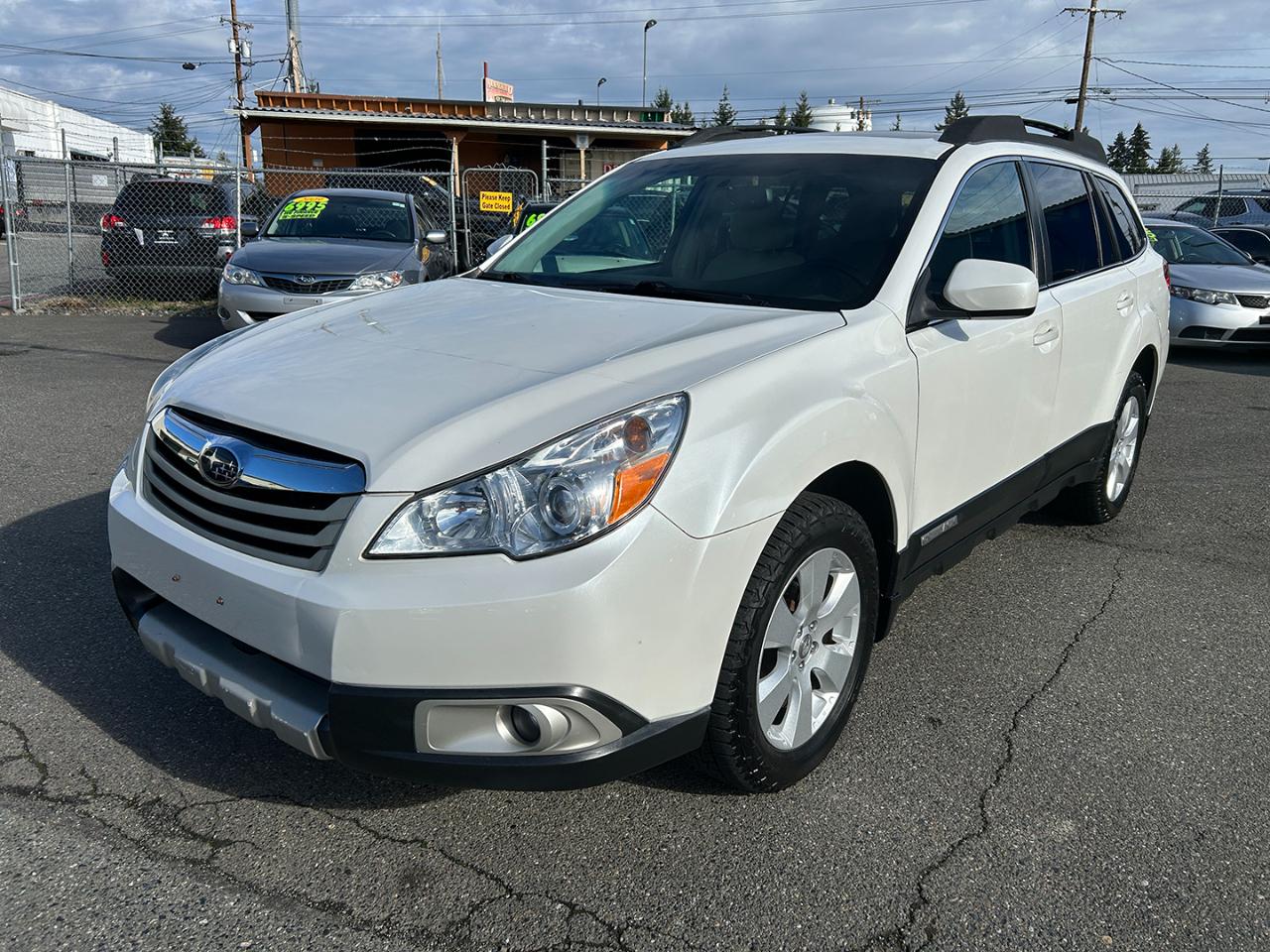 Subaru Outback 4dr Wgn H4 Auto 2.5i Limited Pwr Moon 2011