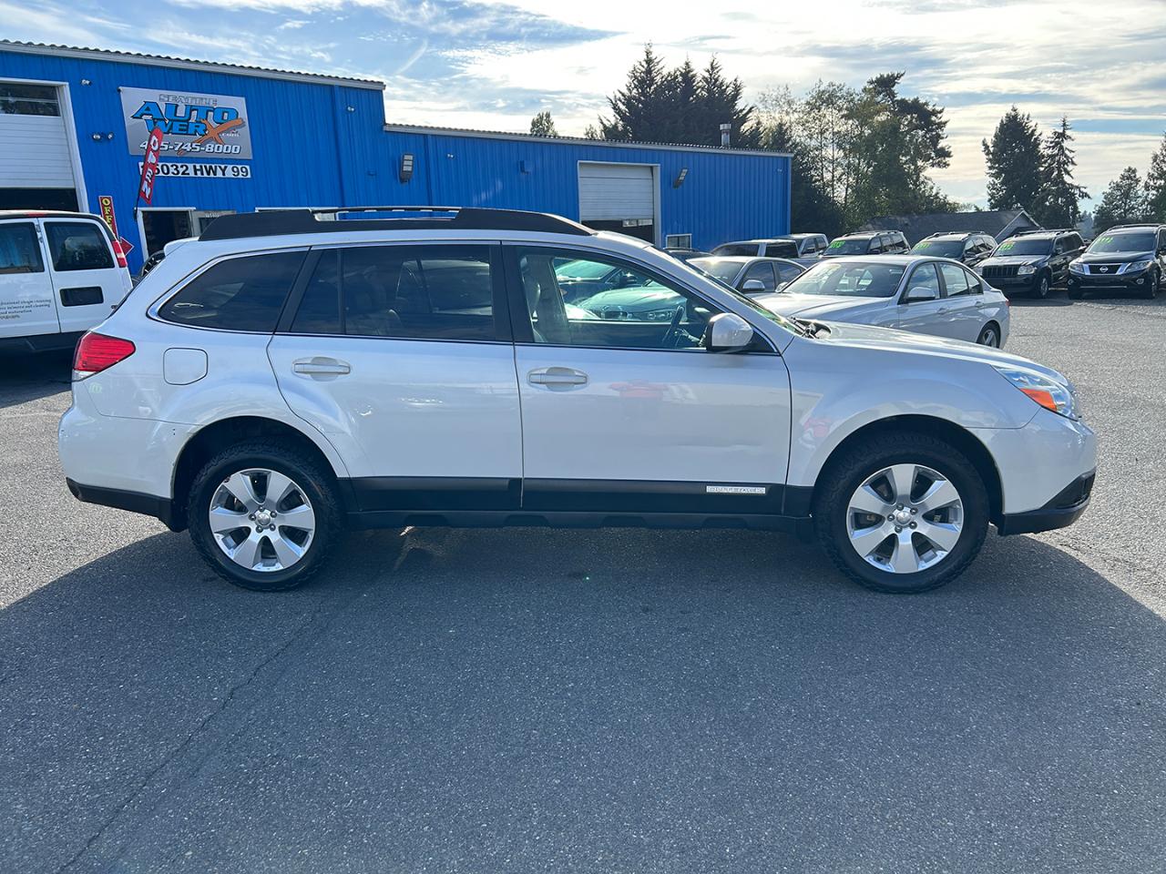 Subaru Outback 4dr Wgn H4 Auto 2.5i Limited Pwr Moon 2011