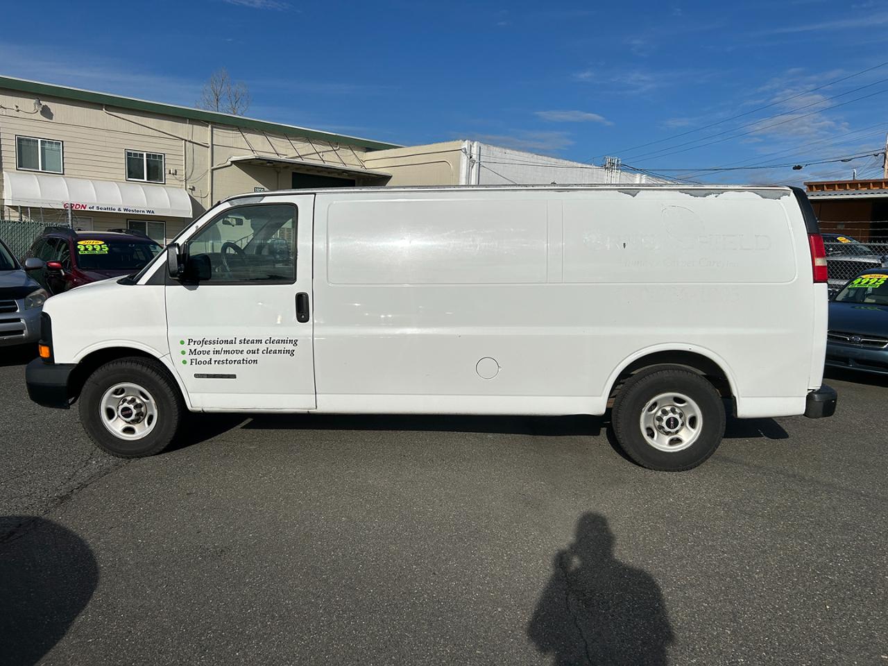 GMC Savana Cargo Van 3500 155" WB RWD 2003