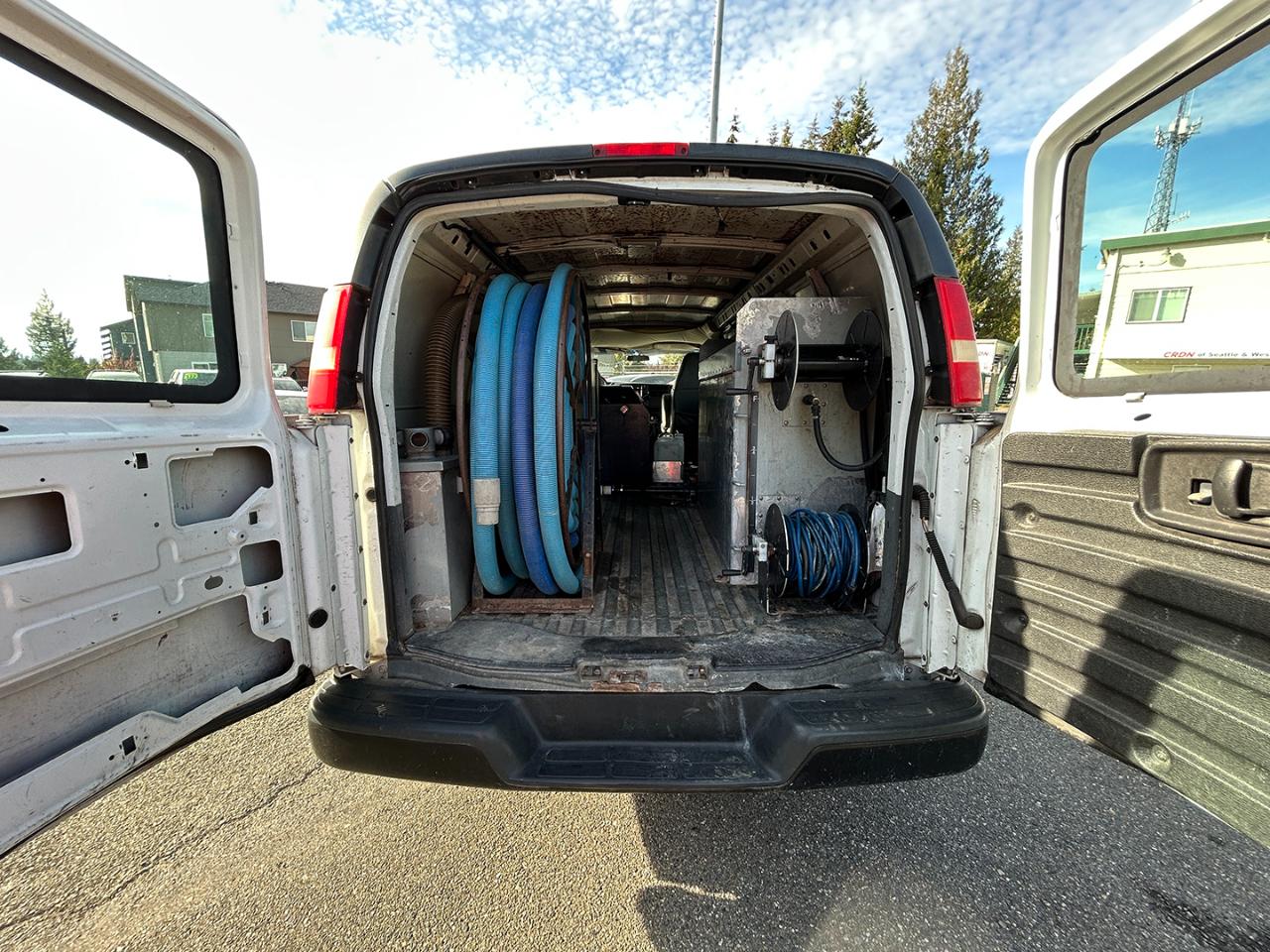 GMC Savana Cargo Van 3500 155" WB RWD 2003