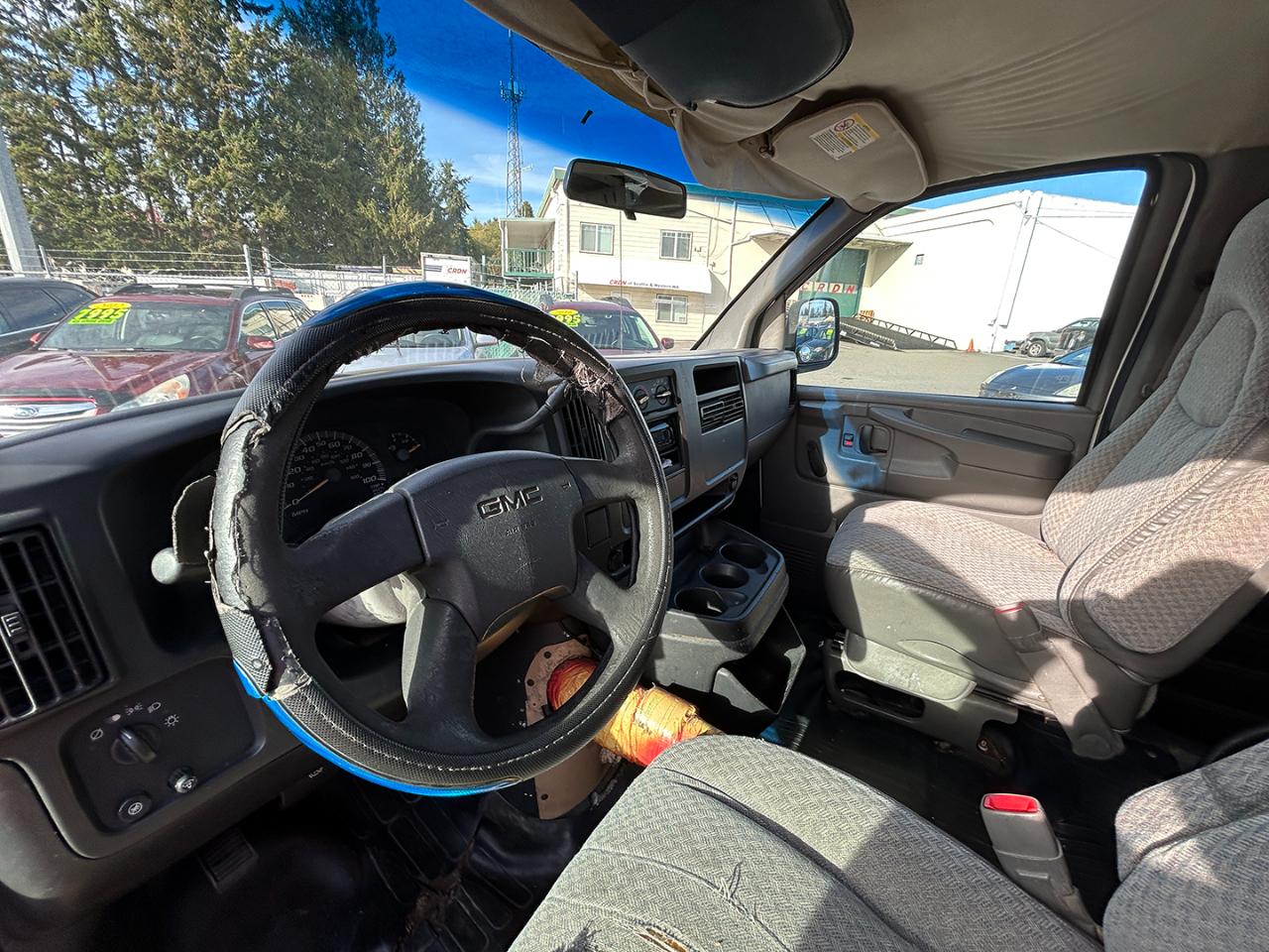 GMC Savana Cargo Van 3500 155" WB RWD 2003