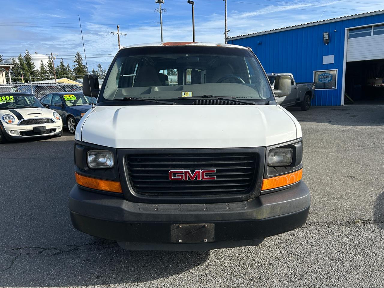 GMC Savana Cargo Van 3500 155" WB RWD 2003