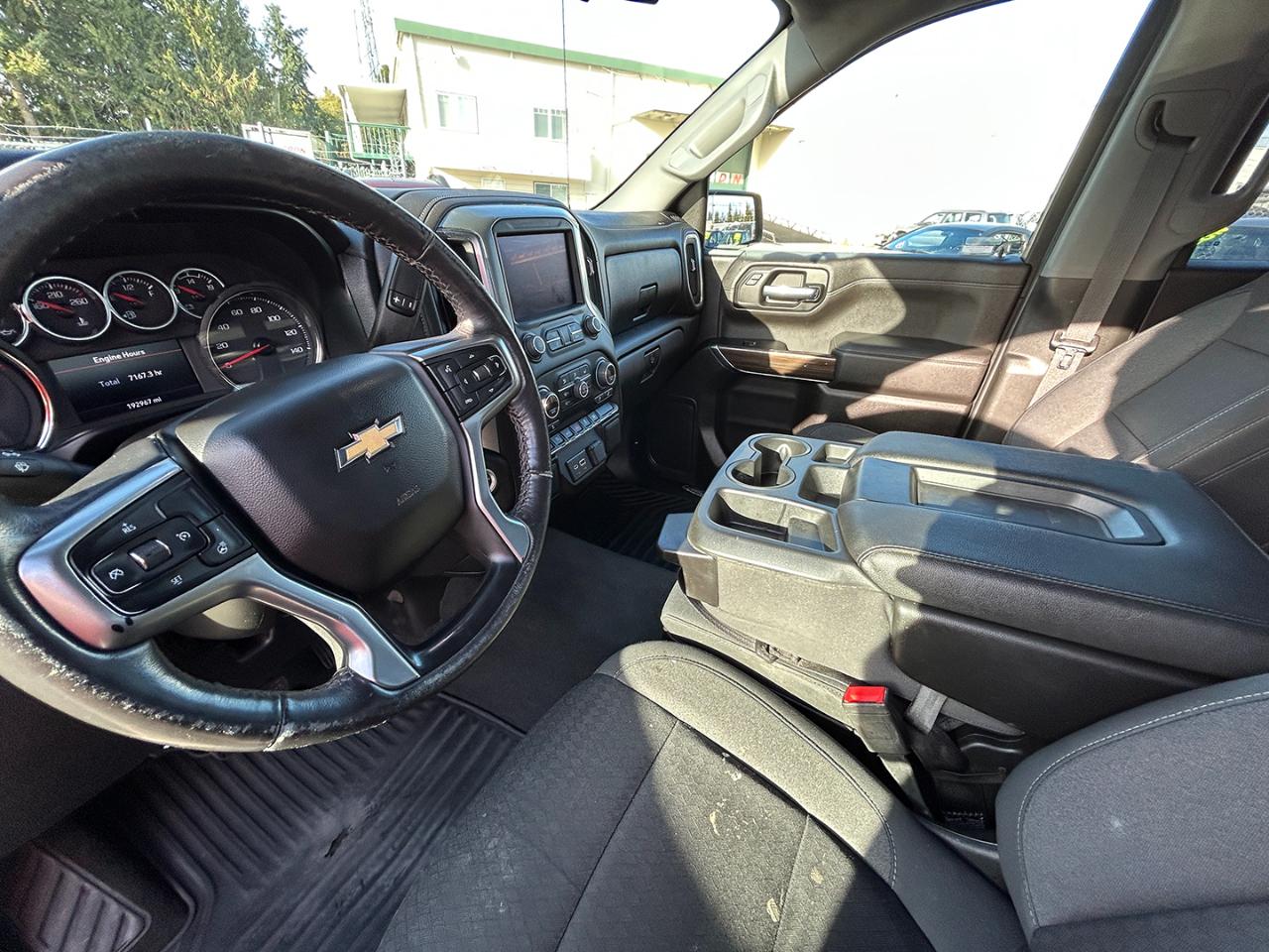 Chevrolet Silverado 1500 LTD 4WD Crew Cab 157" LT 2022