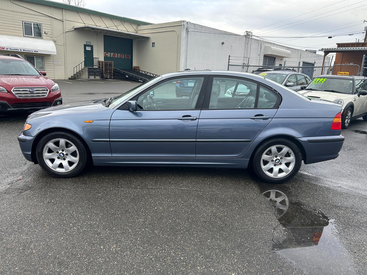 BMW 3 Series 325i 4dr Sdn RWD 2002