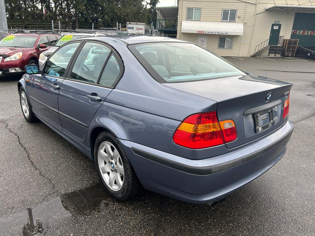 BMW 3 Series 325i 4dr Sdn RWD 2002