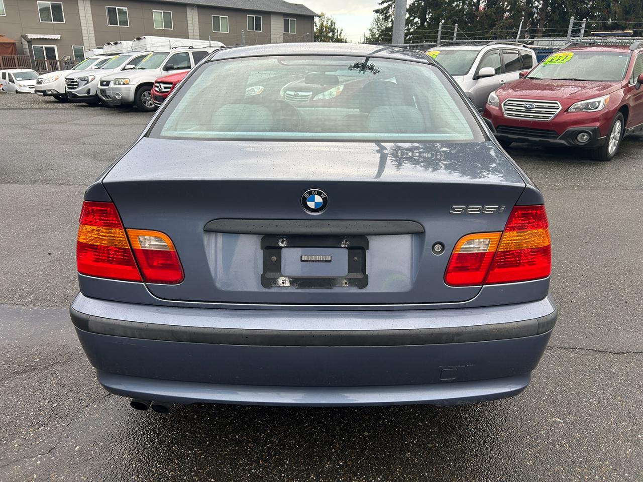 BMW 3 Series 325i 4dr Sdn RWD 2002