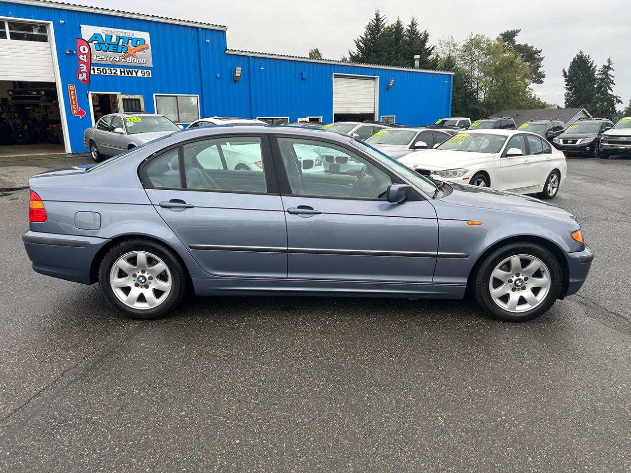 BMW 3 Series 325i 4dr Sdn RWD 2002