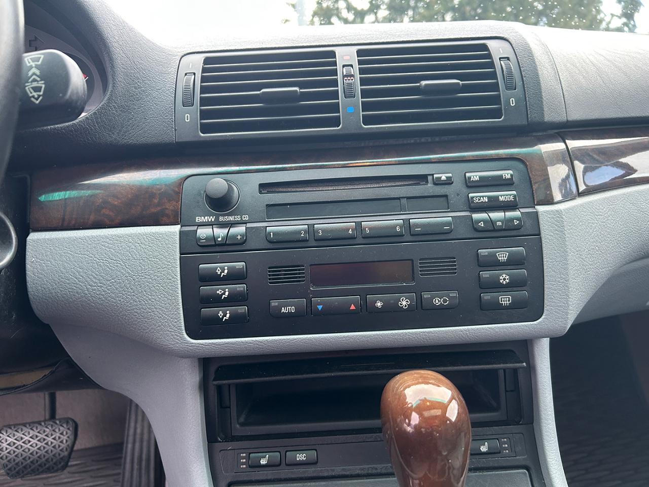 BMW 3 Series 325i 4dr Sdn RWD 2002
