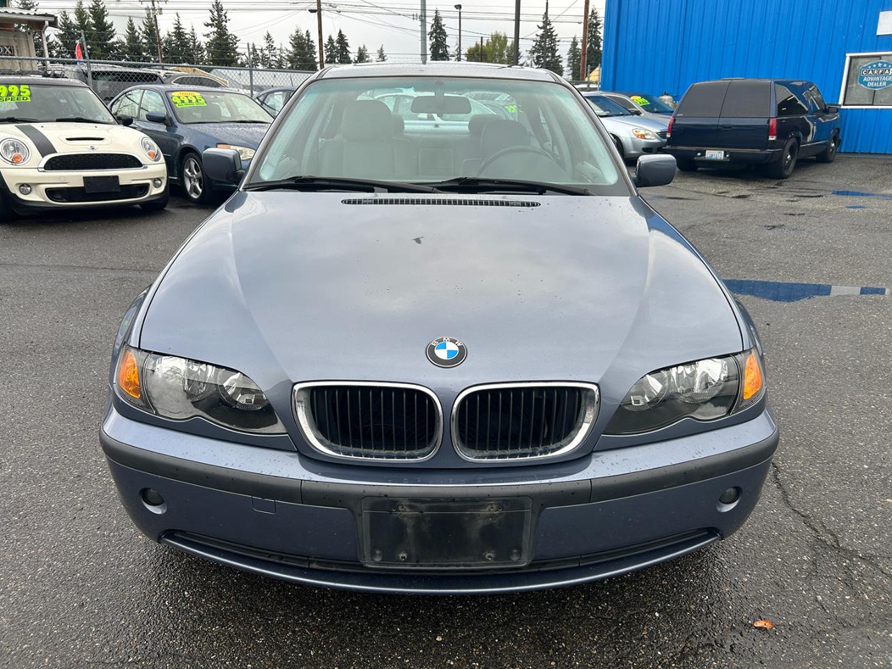 BMW 3 Series 325i 4dr Sdn RWD 2002