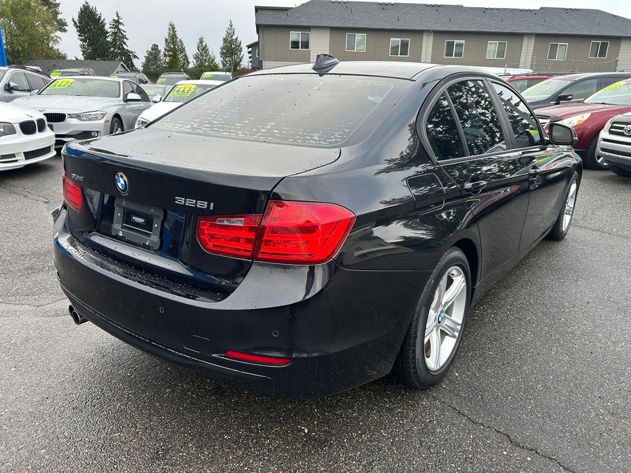 BMW 3 Series 4dr Sdn 328i xDrive AWD 2014