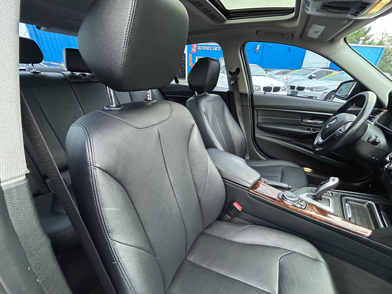 BMW 3 Series 4dr Sdn 328i xDrive AWD 2014