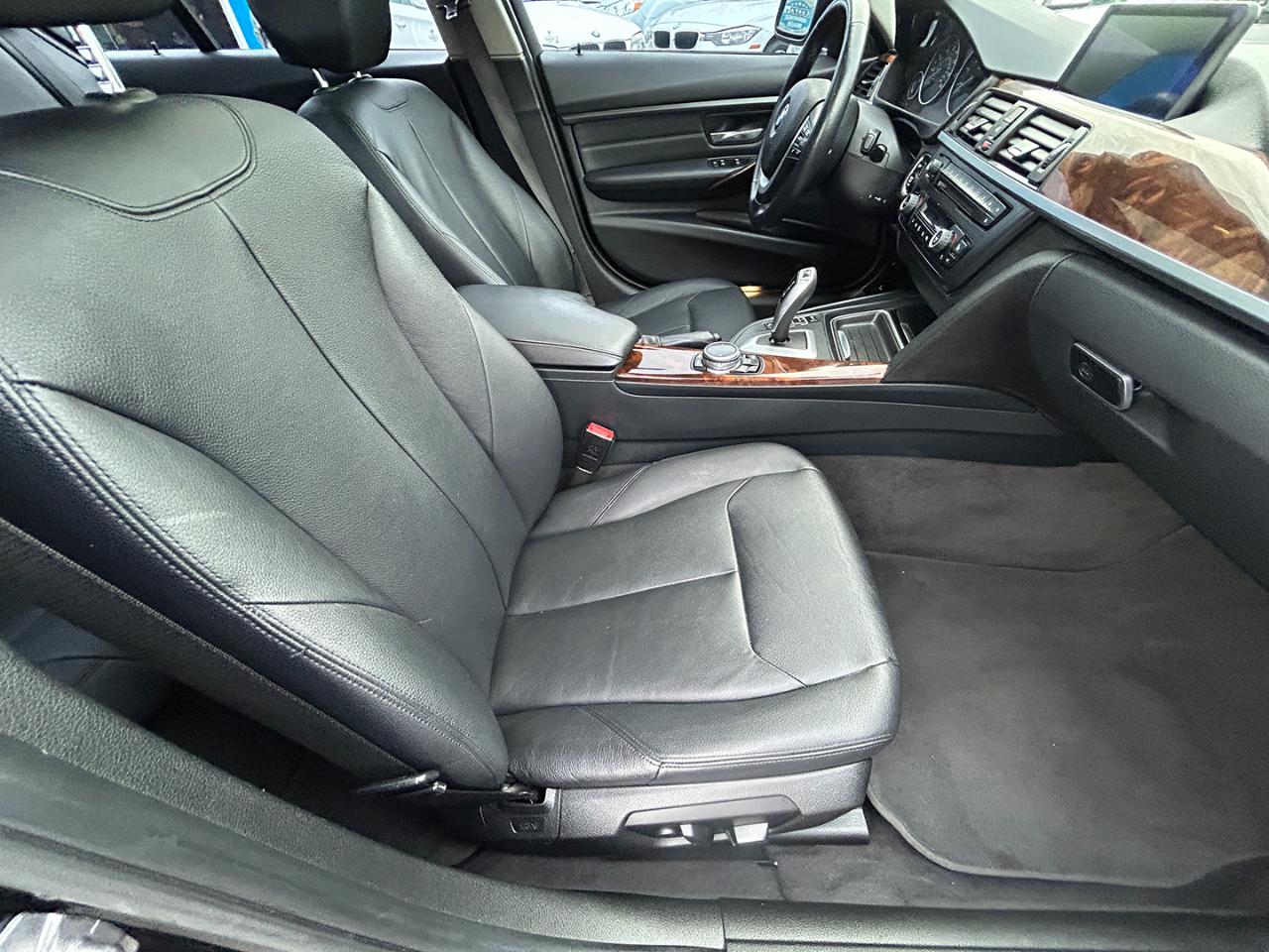 BMW 3 Series 4dr Sdn 328i xDrive AWD 2014