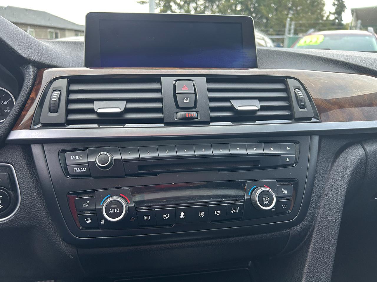 BMW 3 Series 4dr Sdn 328i xDrive AWD 2014