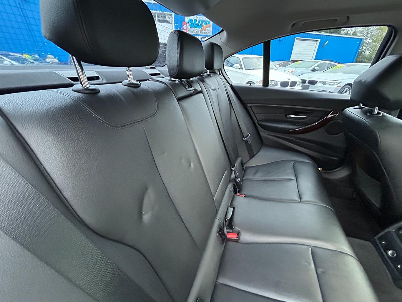 BMW 3 Series 4dr Sdn 328i xDrive AWD 2014