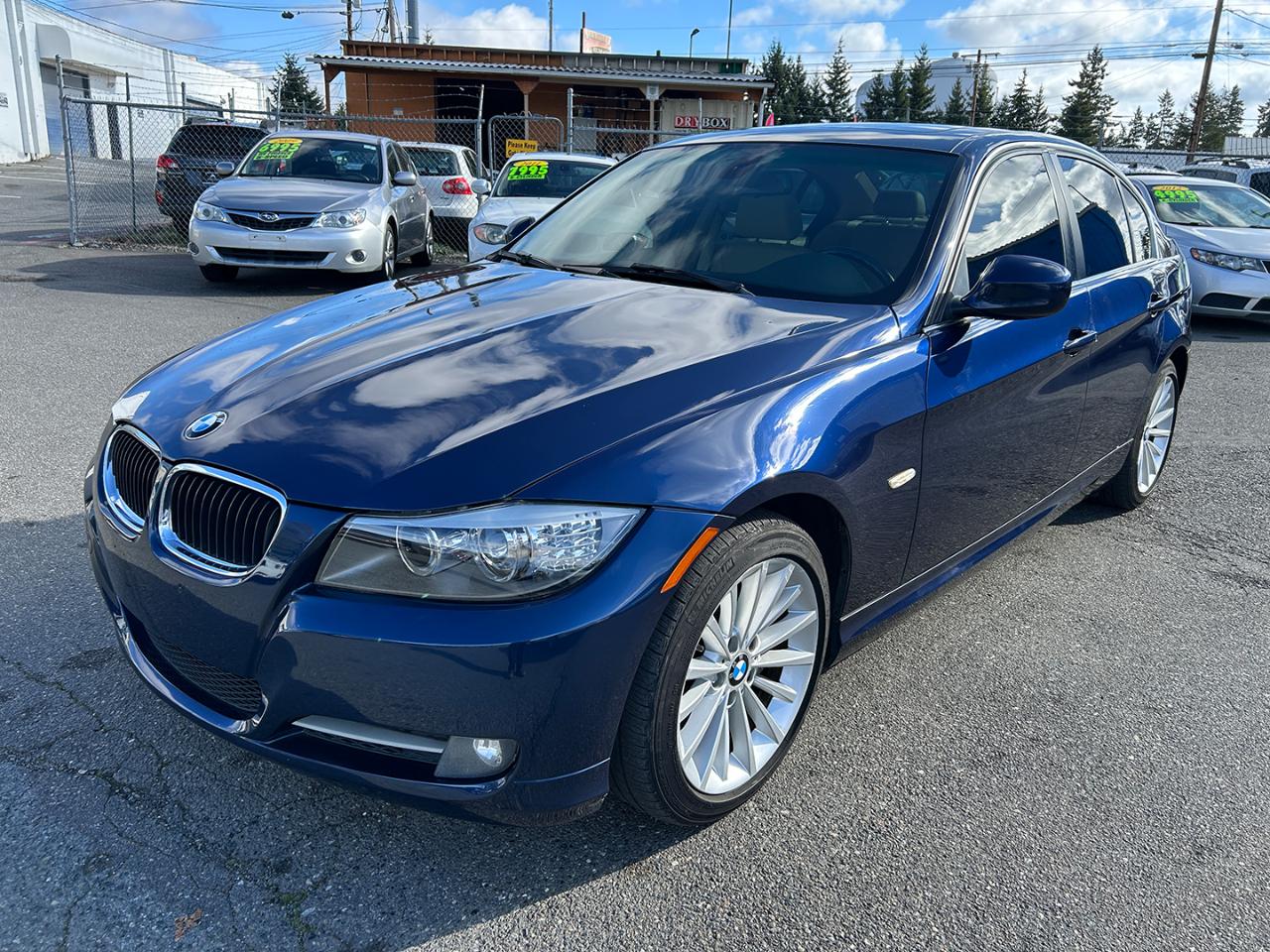 BMW 3 Series 4dr Sdn 335i xDrive AWD 2011