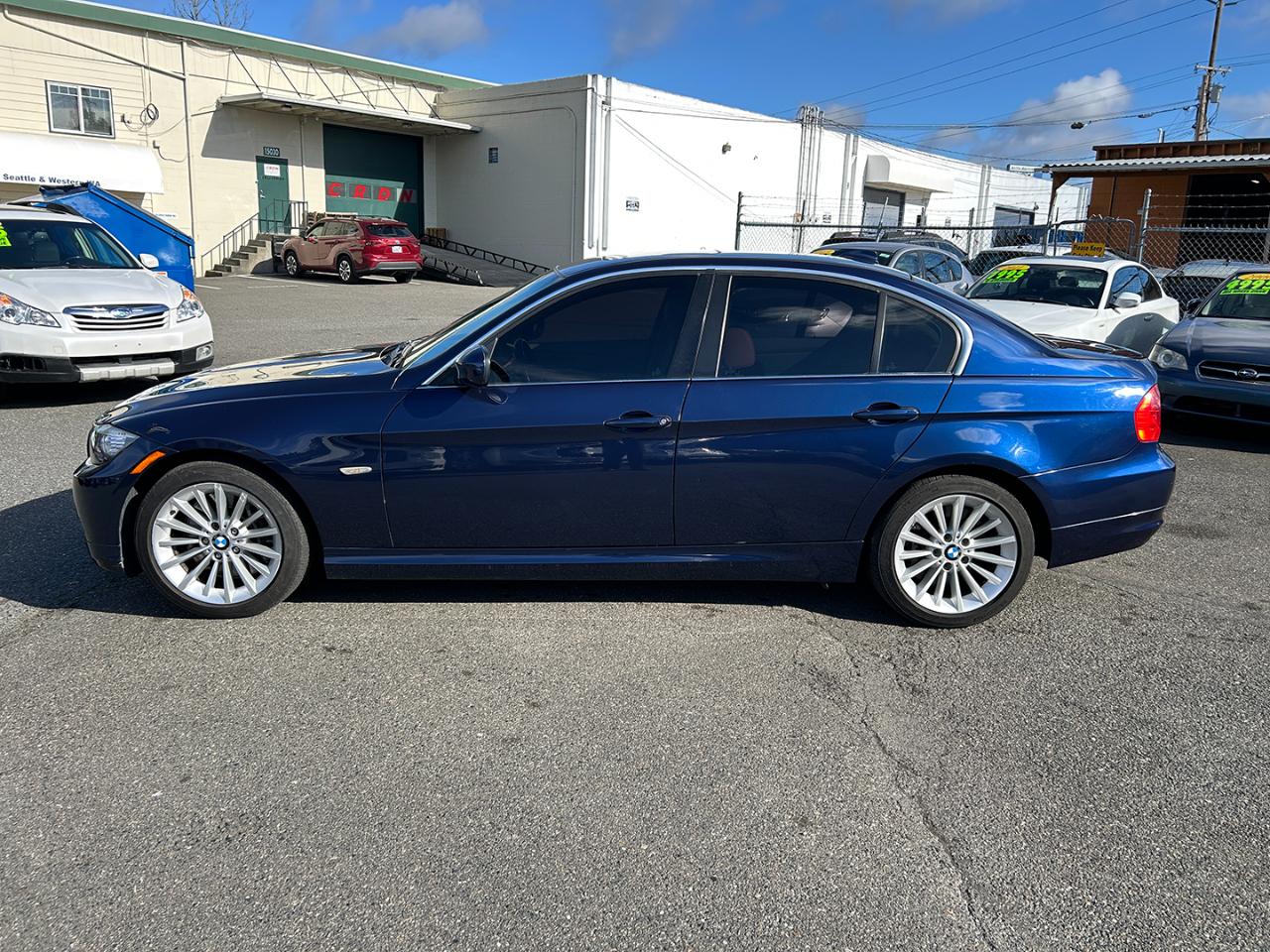 BMW 3 Series 4dr Sdn 335i xDrive AWD 2011