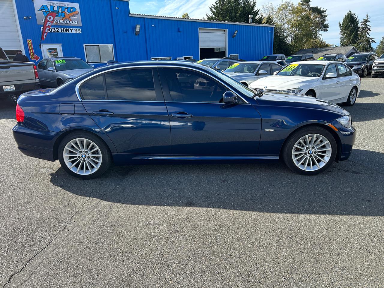 BMW 3 Series 4dr Sdn 335i xDrive AWD 2011