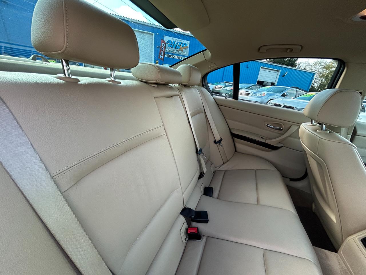 BMW 3 Series 4dr Sdn 335i xDrive AWD 2011