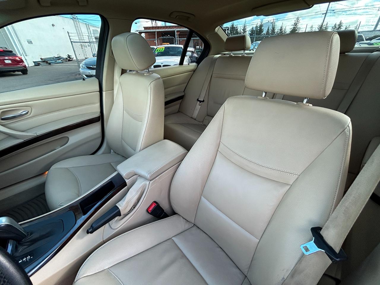 BMW 3 Series 4dr Sdn 335i xDrive AWD 2011
