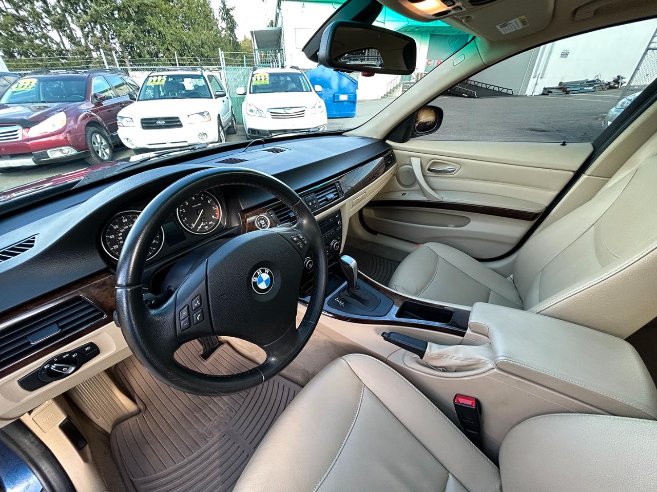 BMW 3 Series 4dr Sdn 335i xDrive AWD 2011