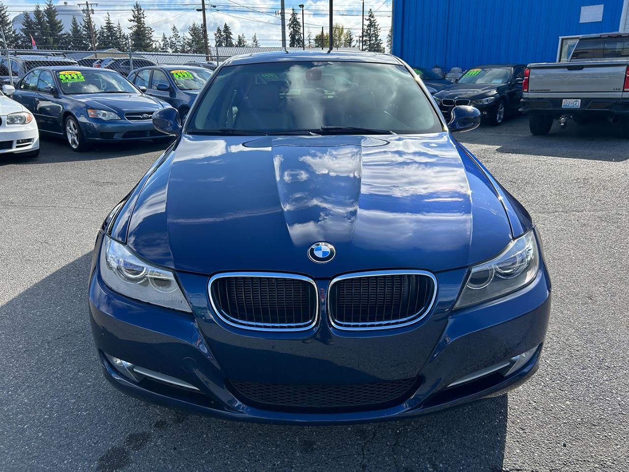 BMW 3 Series 4dr Sdn 335i xDrive AWD 2011