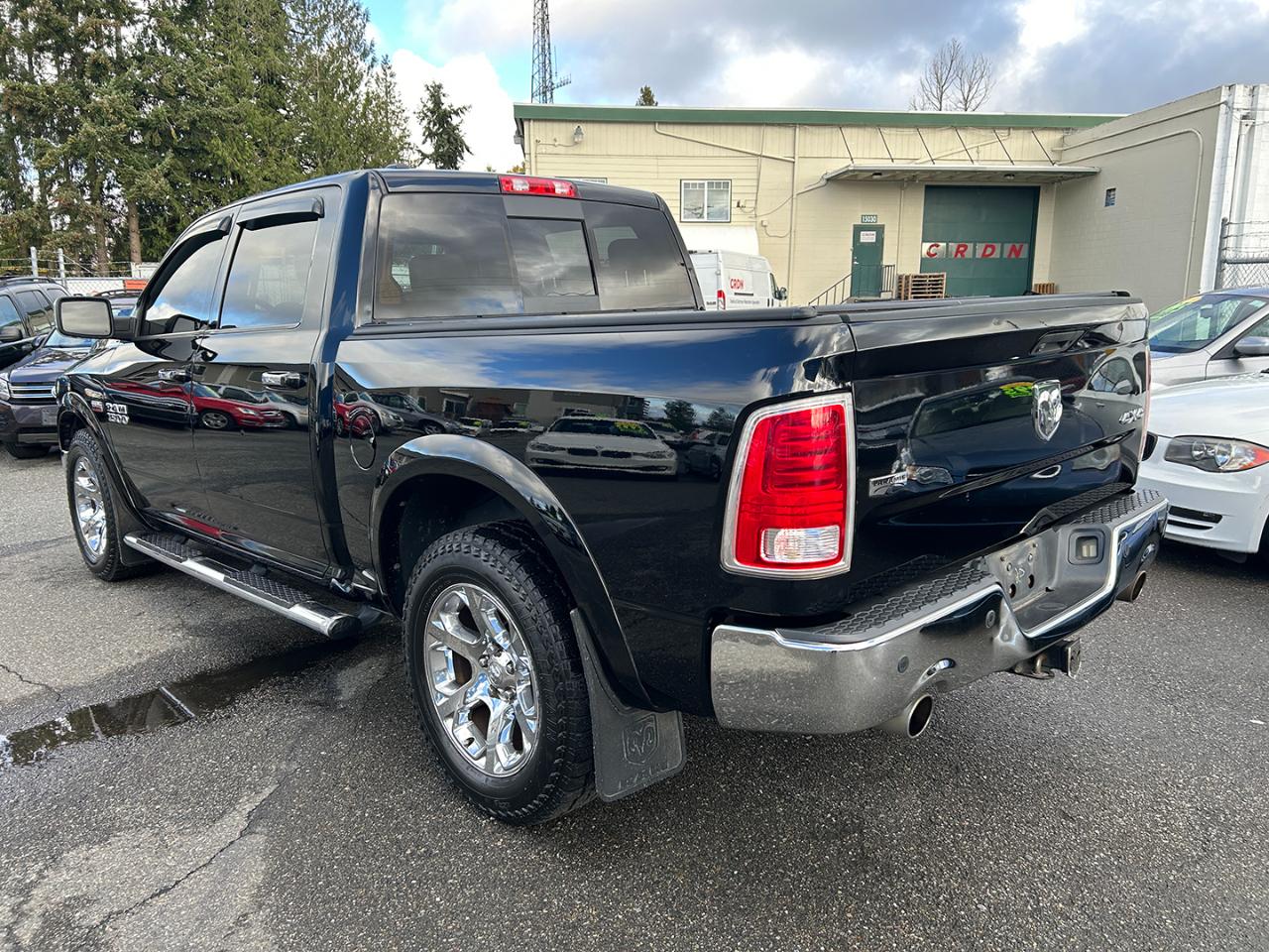 RAM 1500 4WD Crew Cab 140.5" Laramie 2013
