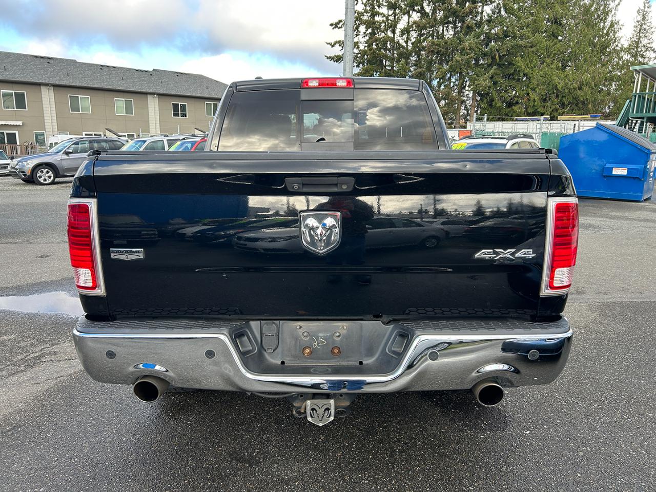 RAM 1500 4WD Crew Cab 140.5" Laramie 2013