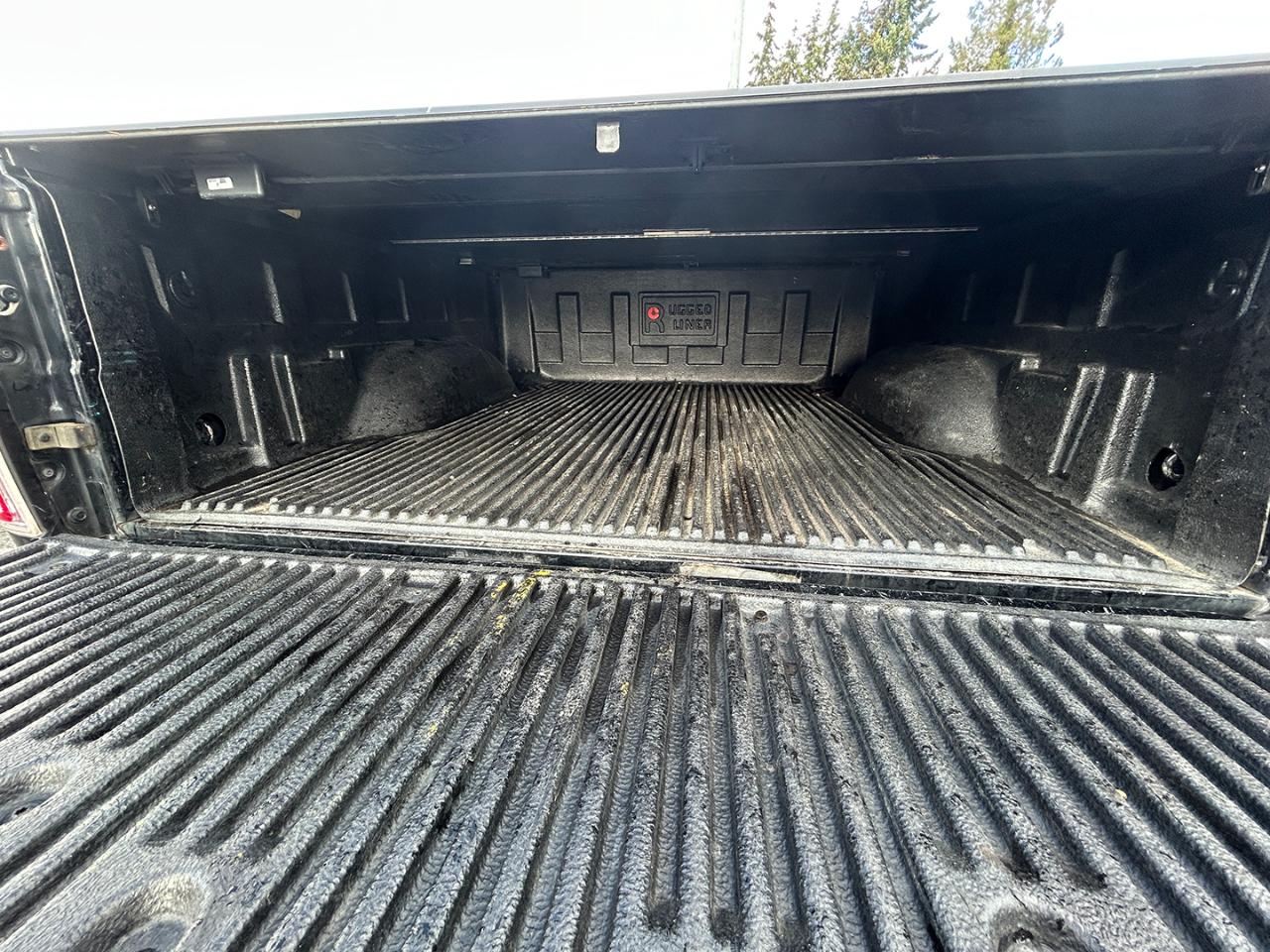 RAM 1500 4WD Crew Cab 140.5" Laramie 2013