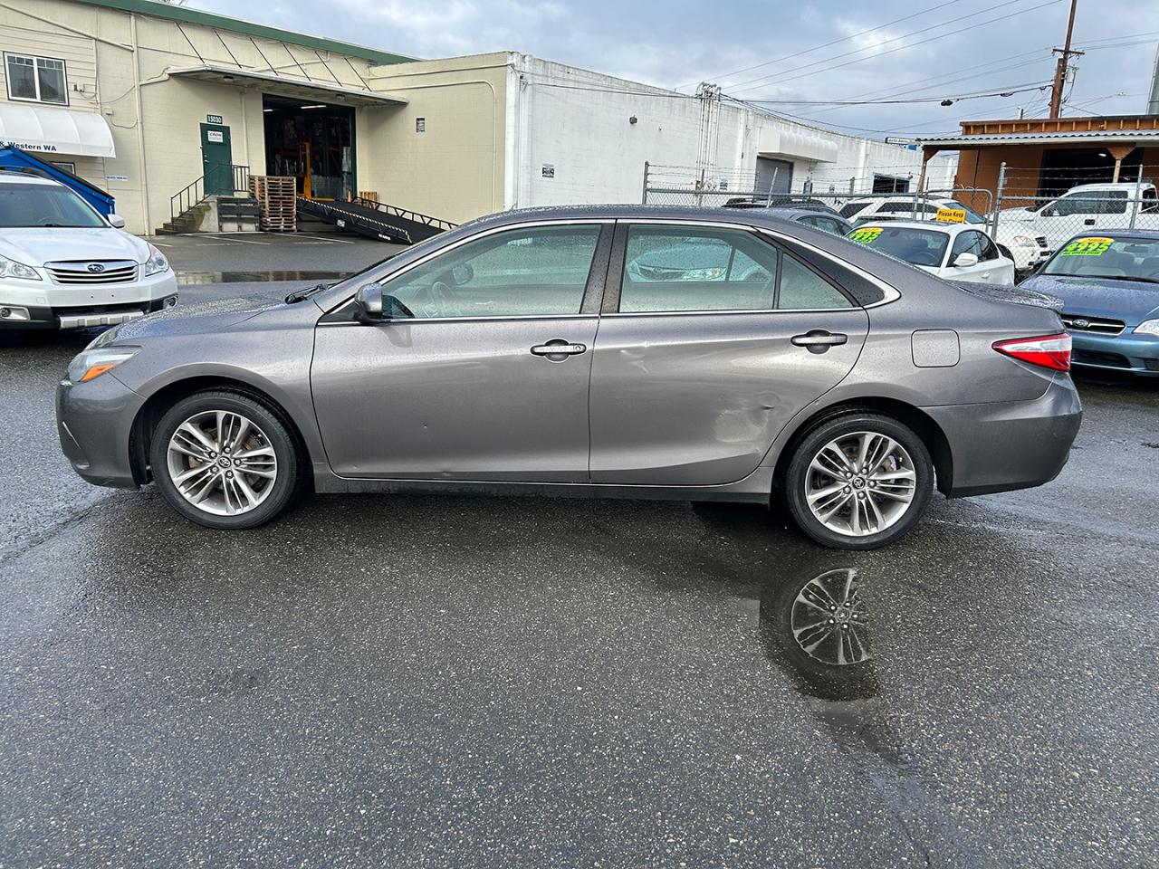 Toyota Camry SE Auto (Natl) 2017