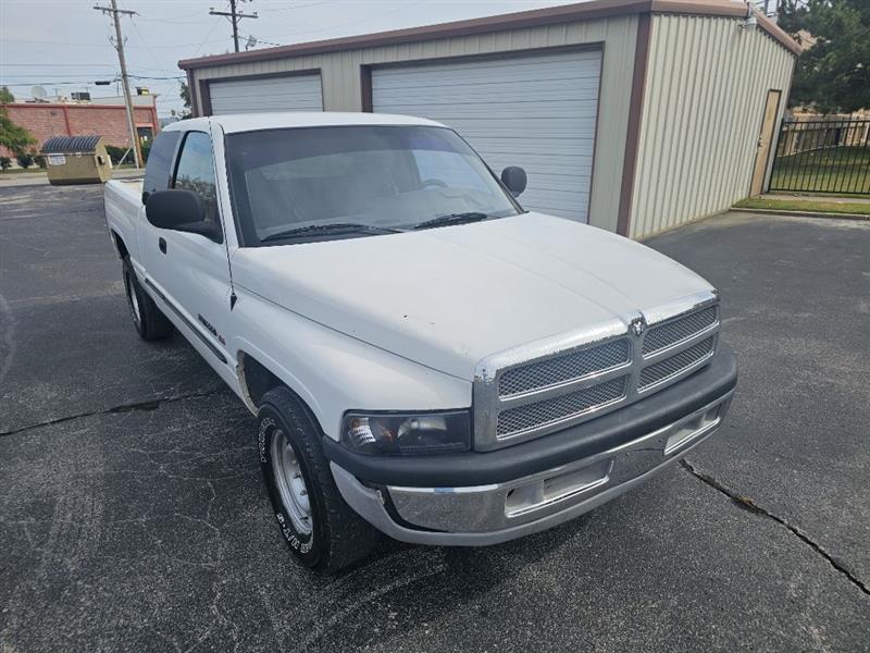 Dodge Ram 1500 Quad Cab Short Bed 2WD 2000