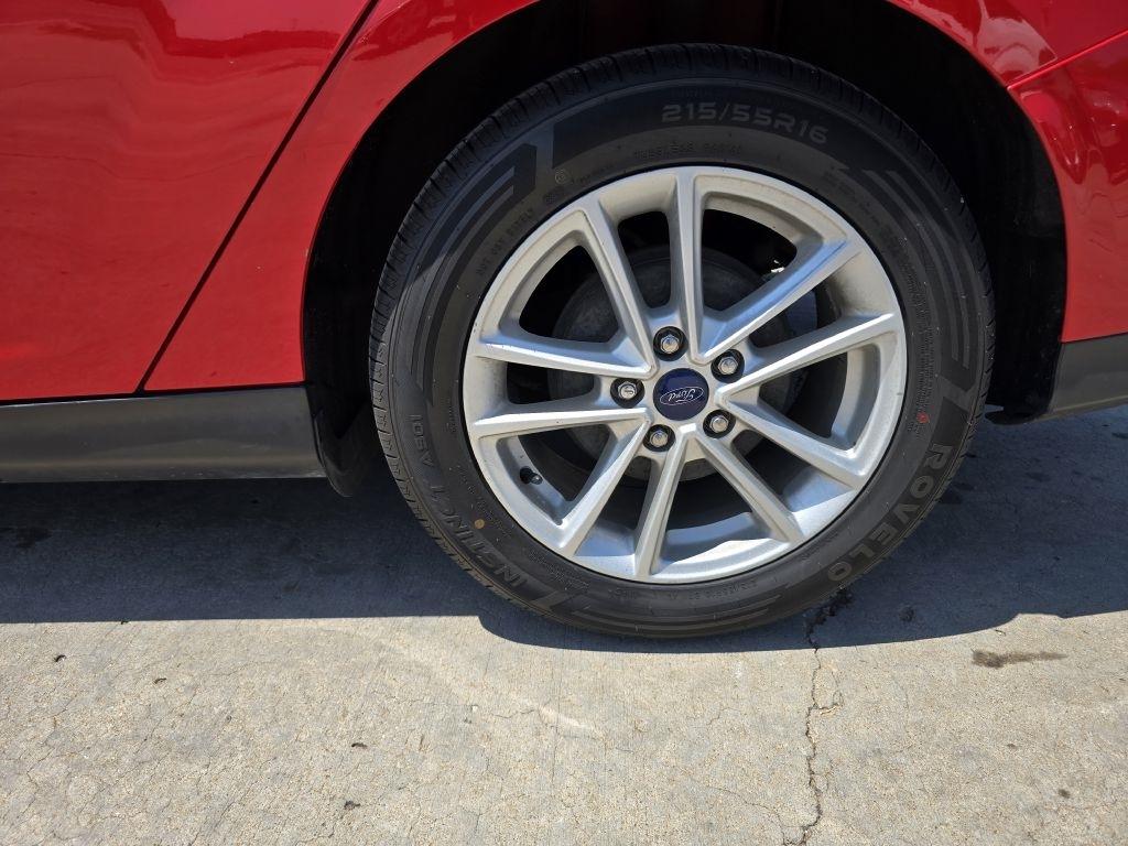 Ford Focus SE Sedan 2017